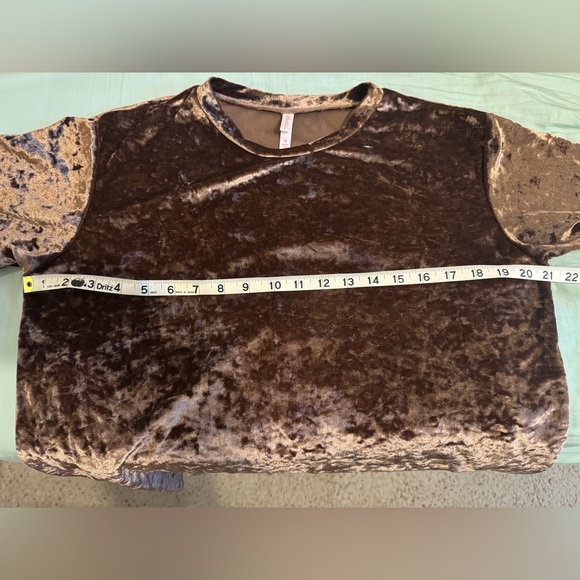Crushed Velvet Tee - Picture 5 of 5